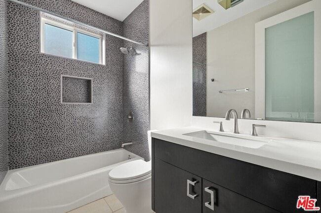 Building Photo - 1745 S Barrington Ave