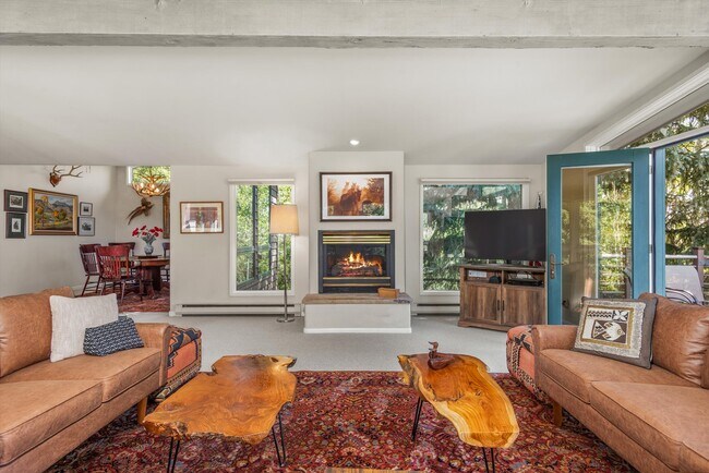 Building Photo - 15 Terrace Dr