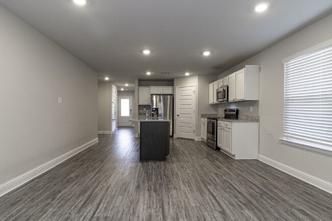 Building Photo - "Spacious 4 Bed, 2 Bath Home in Biloxi, MS - A Must-See Rental Property!"