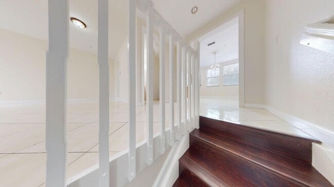 Building Photo - 690 Amador Ln