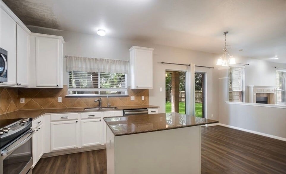 Building Photo - 308 Ponderosa Dr