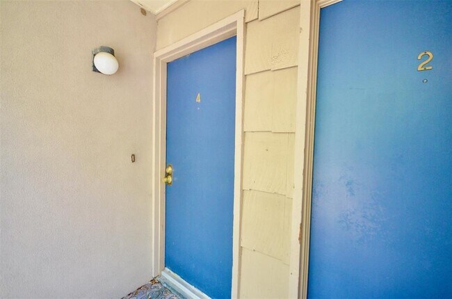 Building Photo - 1818 Augusta Dr