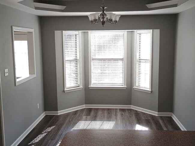 Building Photo - 401 Hayley Ct