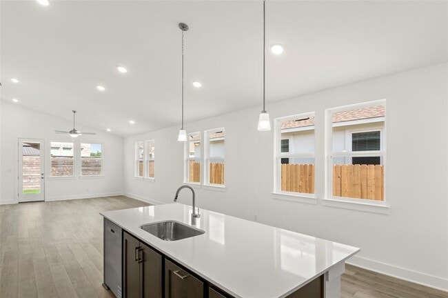 Building Photo - 1117 Yaupon Holly Dr