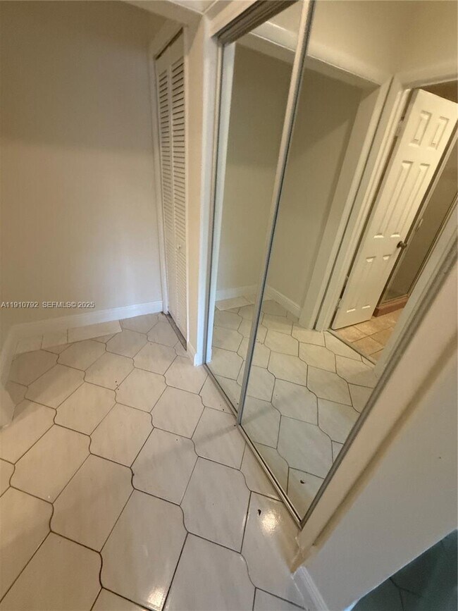 Building Photo - 1540 NE 191st St