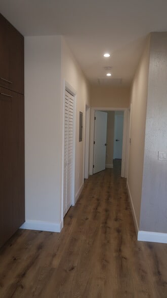 Hallway - Washer/Dryer - 441 S Main St