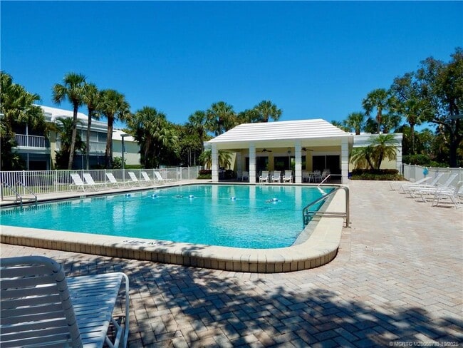 Primary Photo - 1600 SE St Lucie Blvd