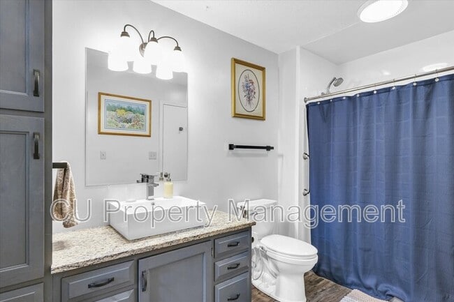 Building Photo - 1 Lyndhurst Village Ct