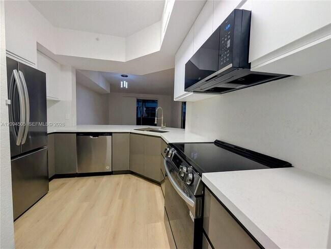 Building Photo - 775 SW 148th Ave