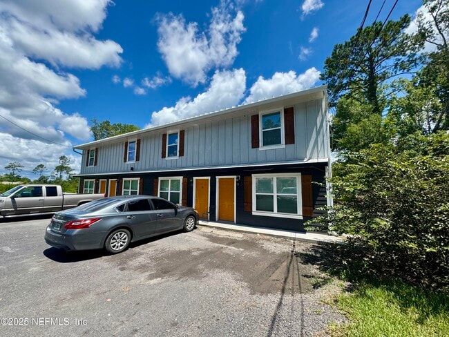 Primary Photo - 707 Rainer Rd