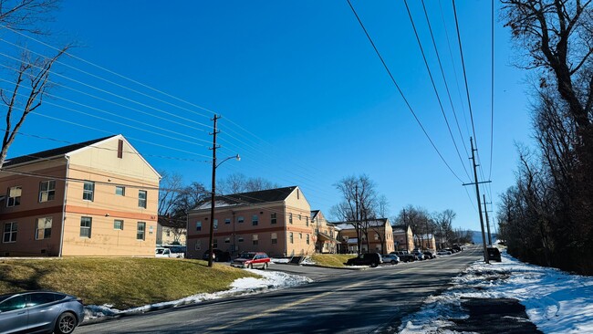 Building Photo - Skyline Vista Apartments