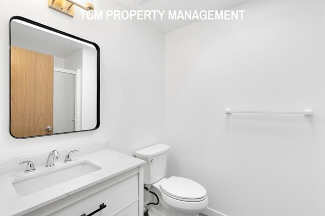 Building Photo - 35426 18th Ave SW