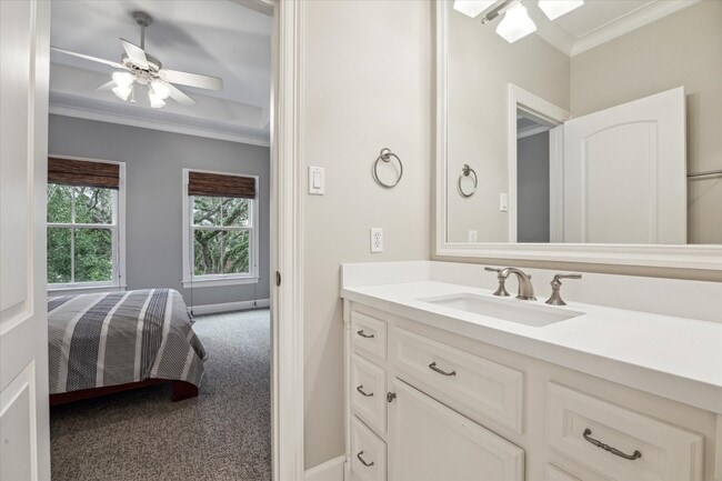 Building Photo - 3108 University Blvd