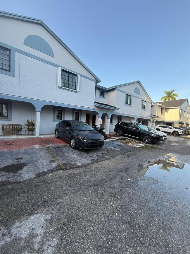 Primary Photo - 1595 SW 122nd Ave