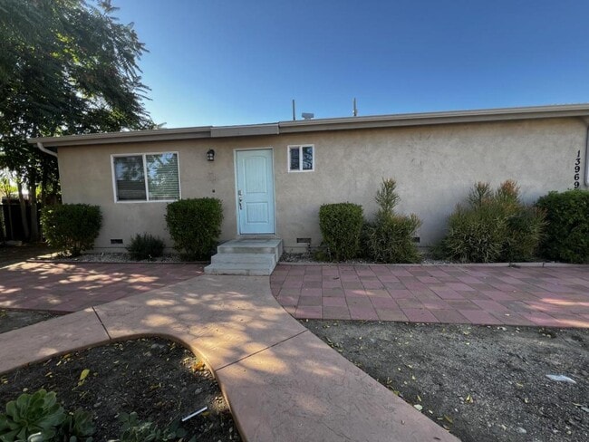 Primary Photo - 13971 Weidner St