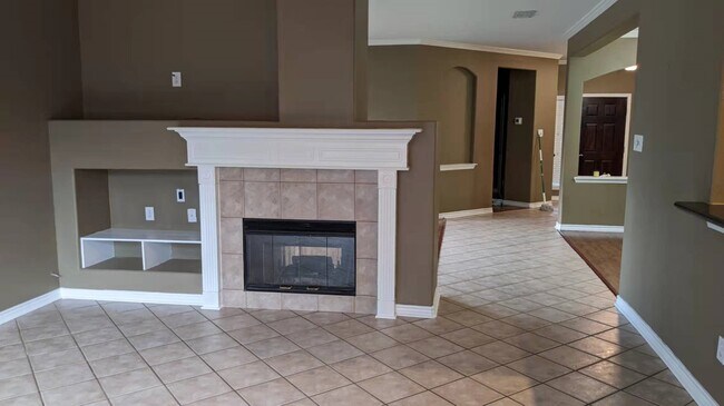 Building Photo - 5602 Walkabout Way