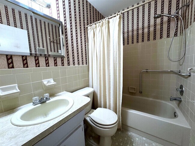 Building Photo - 2253 Norwegian Dr