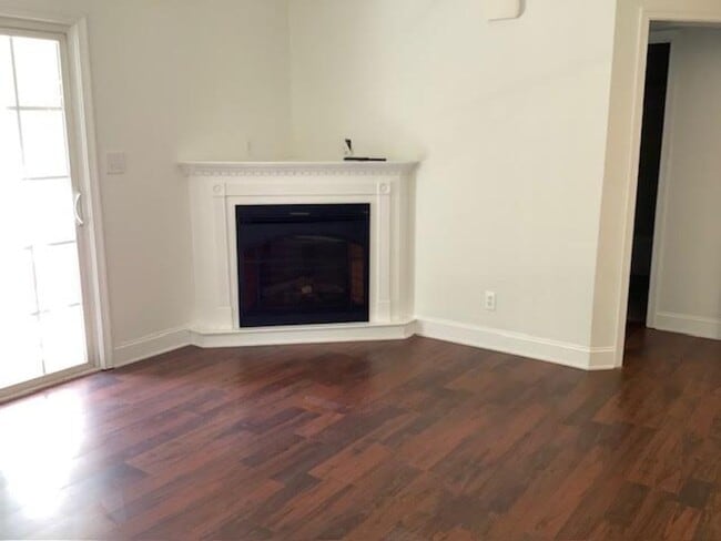 Building Photo - 623 Wyndhurst Dr