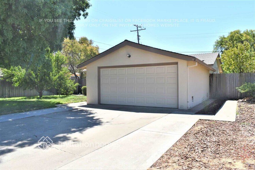 Building Photo - 8892 Kelsey Dr