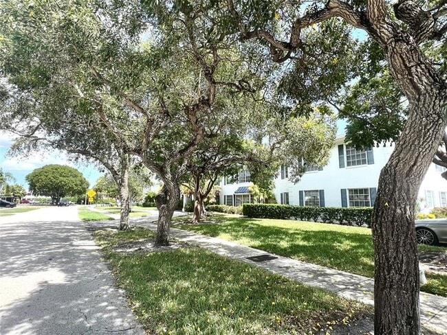 Building Photo - 6750 NE 21st Rd