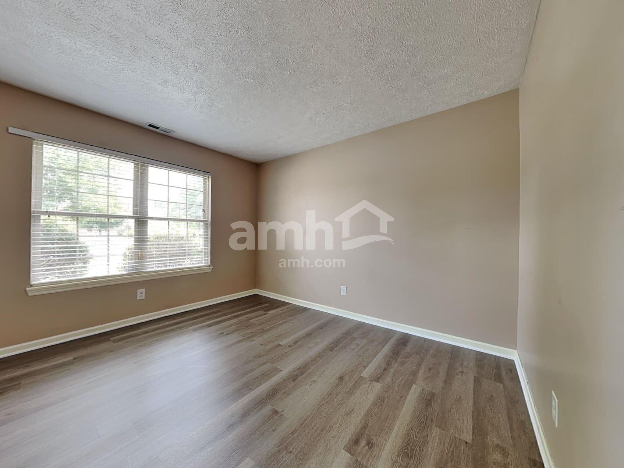 Building Photo - 132 Warner Dr