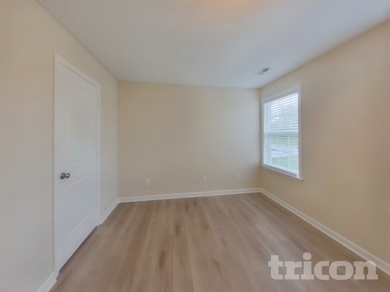 Building Photo - 1940 Littleton Ct