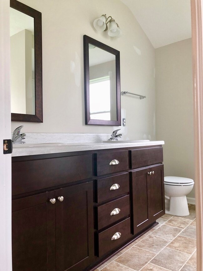 Building Photo - 3237 Alexandria Dr