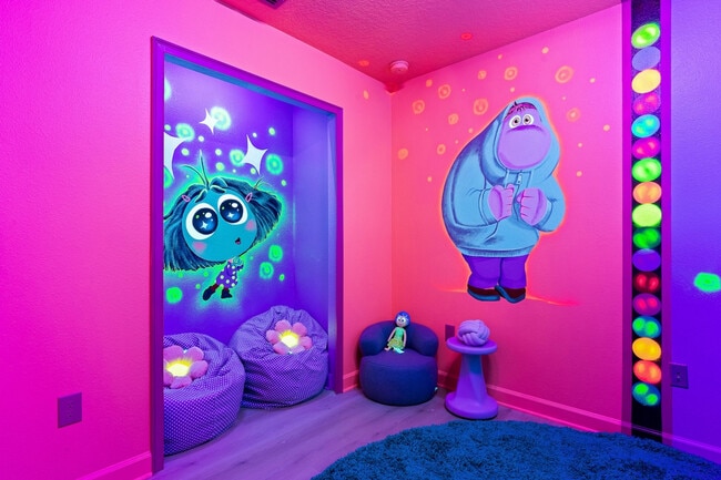 Building Photo - 4710 Sleepy Hollow Dr