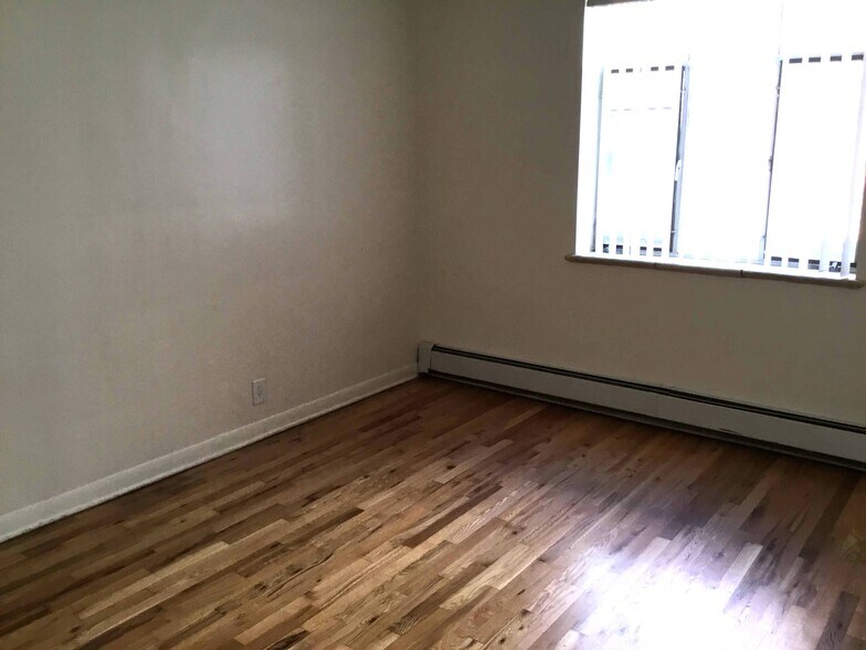 Building Photo - 1350 Columbine St