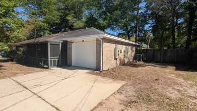 Building Photo - 421 Bear Rd