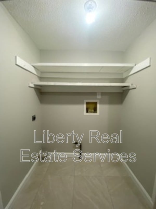 Building Photo - 728 Elaine St