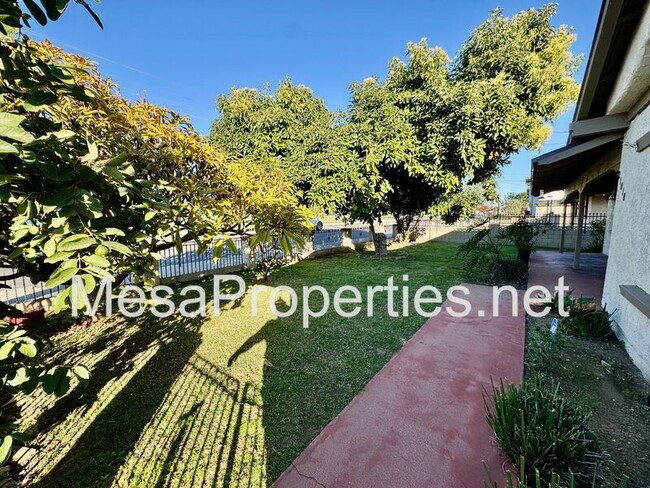 Building Photo - 21010 E Cypress St