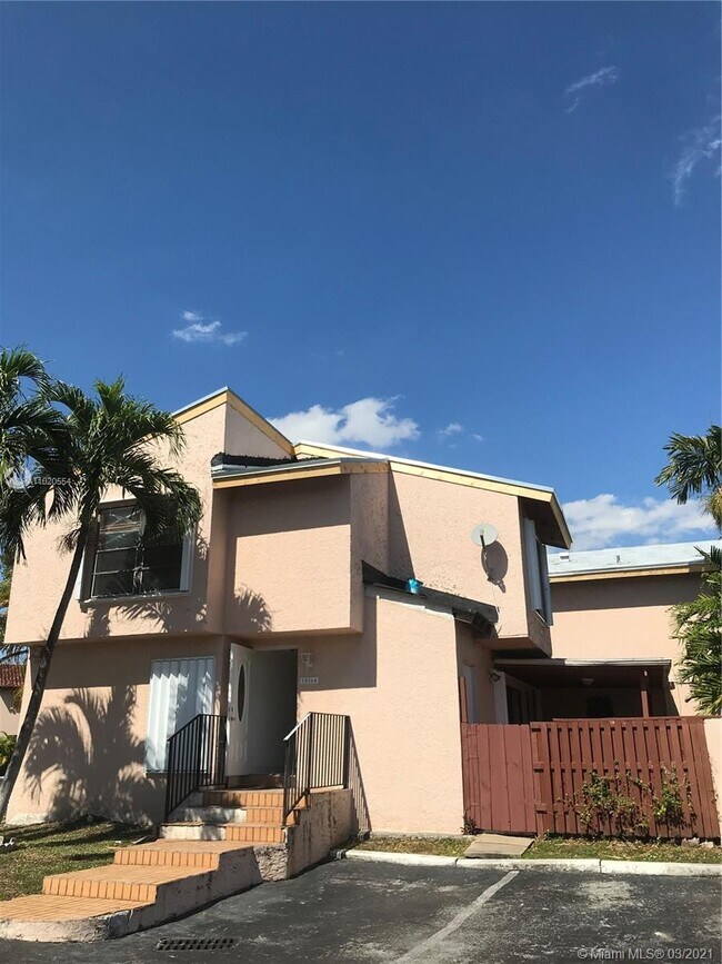 Building Photo - 10564 NW 8th Ln