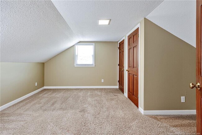 Building Photo - 329 Eddies Ln