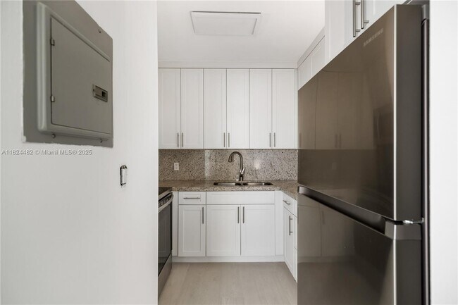 Building Photo - 2918 Bird Ave