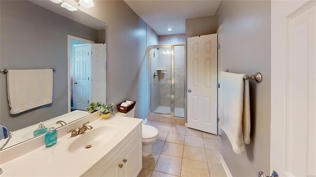 Building Photo - 1067 E Poplar St