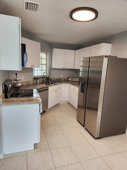 FULL VIEW KITCHEN - 13 Empress Ln