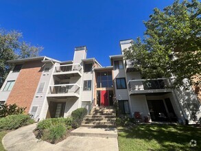 Building Photo - Lovely 2 BR/2 BA Condo in Glen Burnie!