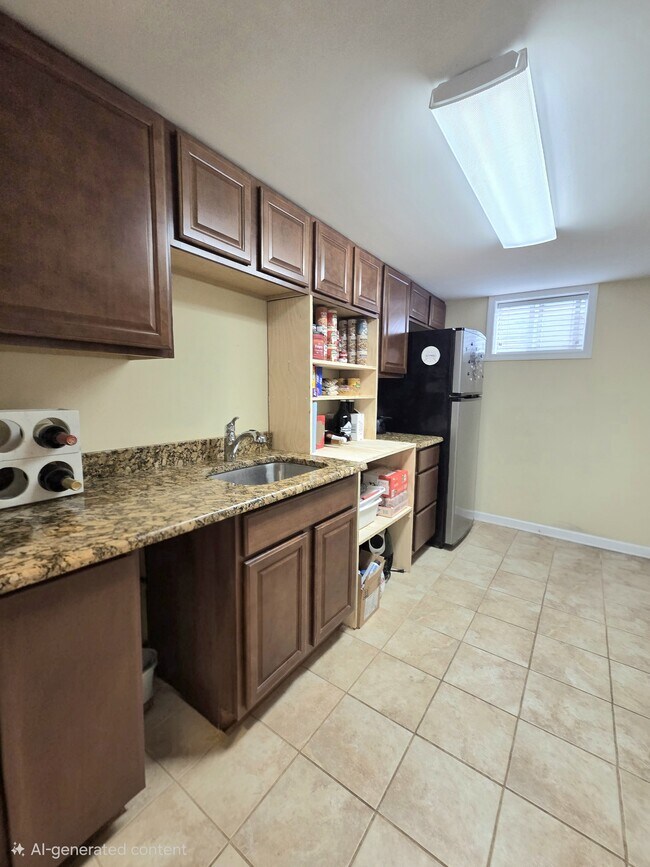 Building Photo - 108 N Gladden St