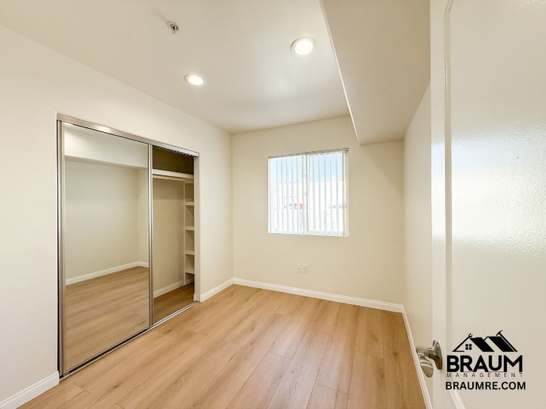 Building Photo - 1421 Centinela Ave