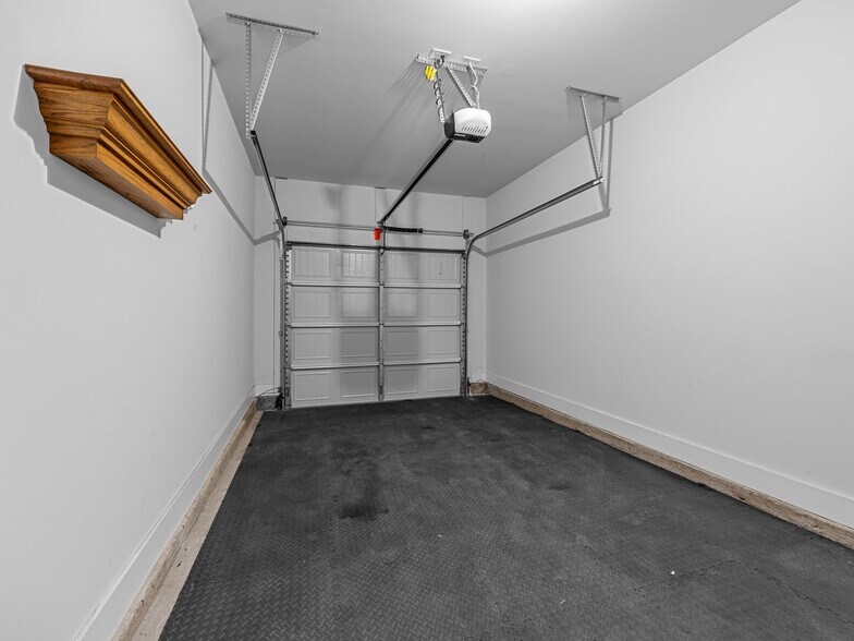 Building Photo - 1550 Rivermeade Dr