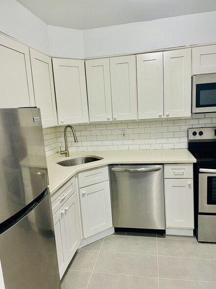 Primary Photo - 243 W Post Rd