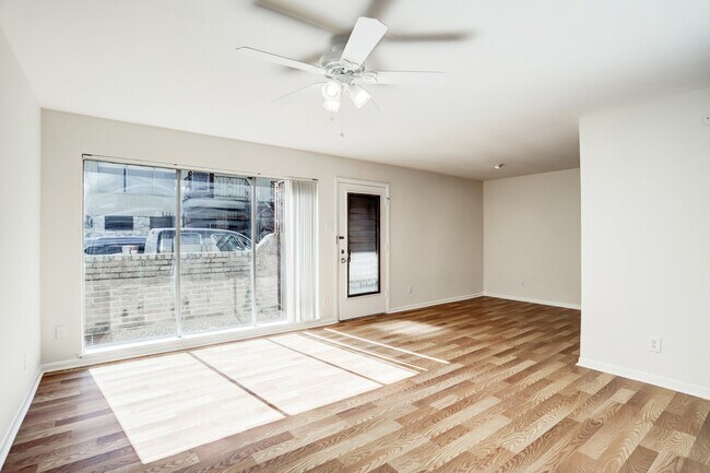 Building Photo - 229 Westmoreland St