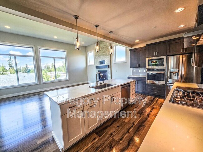 Building Photo - 619 202nd Pl SW