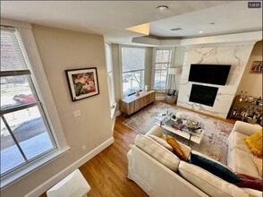 Building Photo - 470 Green St