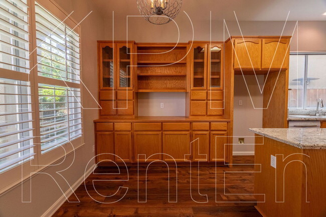 Building Photo - 10314 Creek Trail Cir