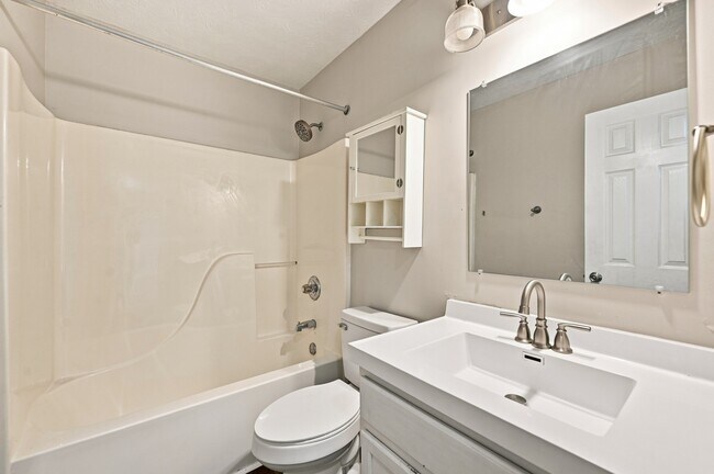 Building Photo - 6007 Polonius Ln