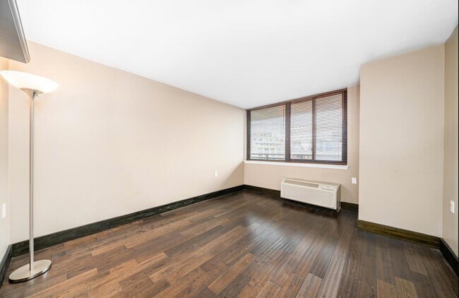 Building Photo - 551 Observer Hwy