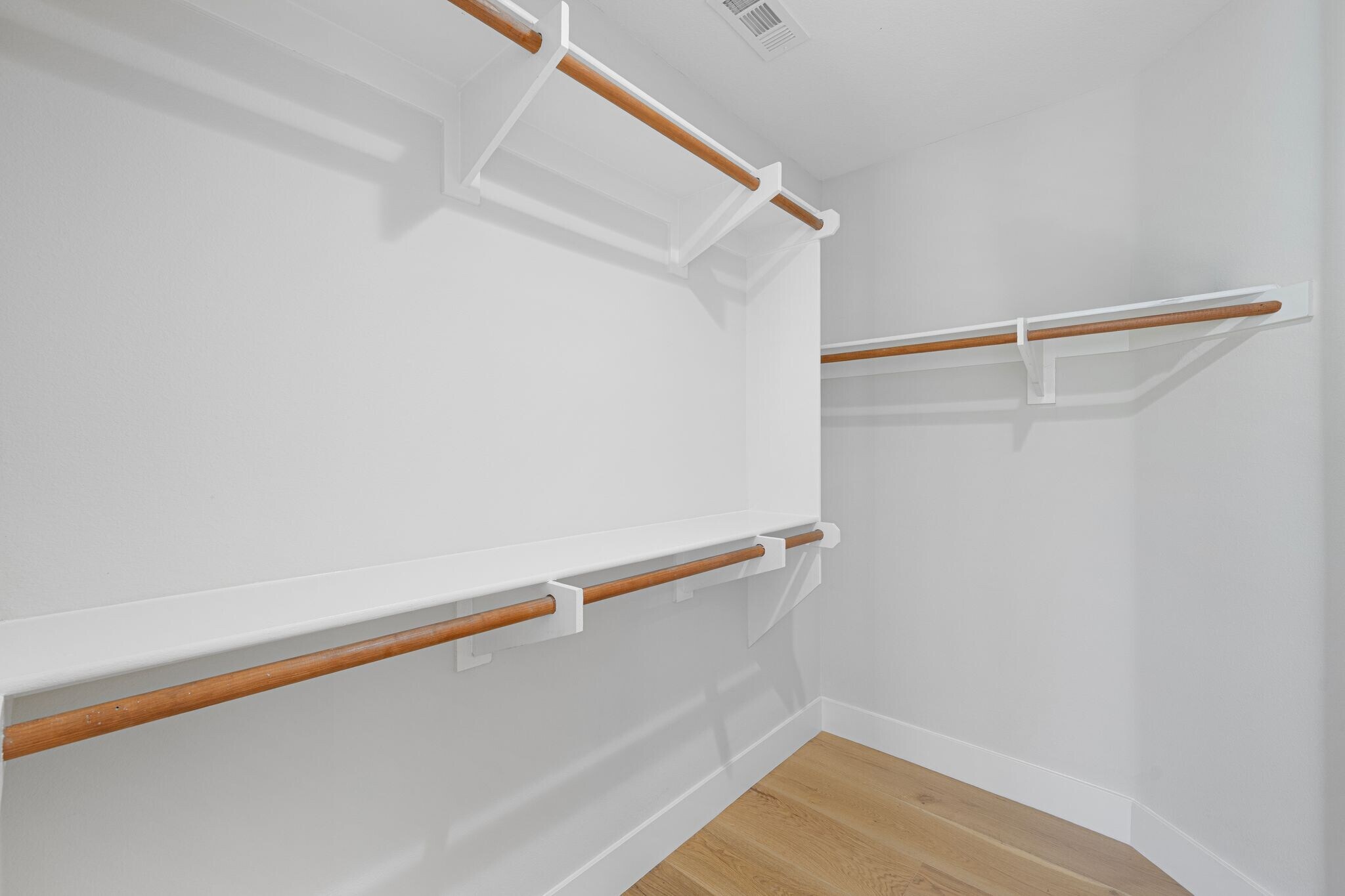 Building Photo - 25352 Avanti Ct