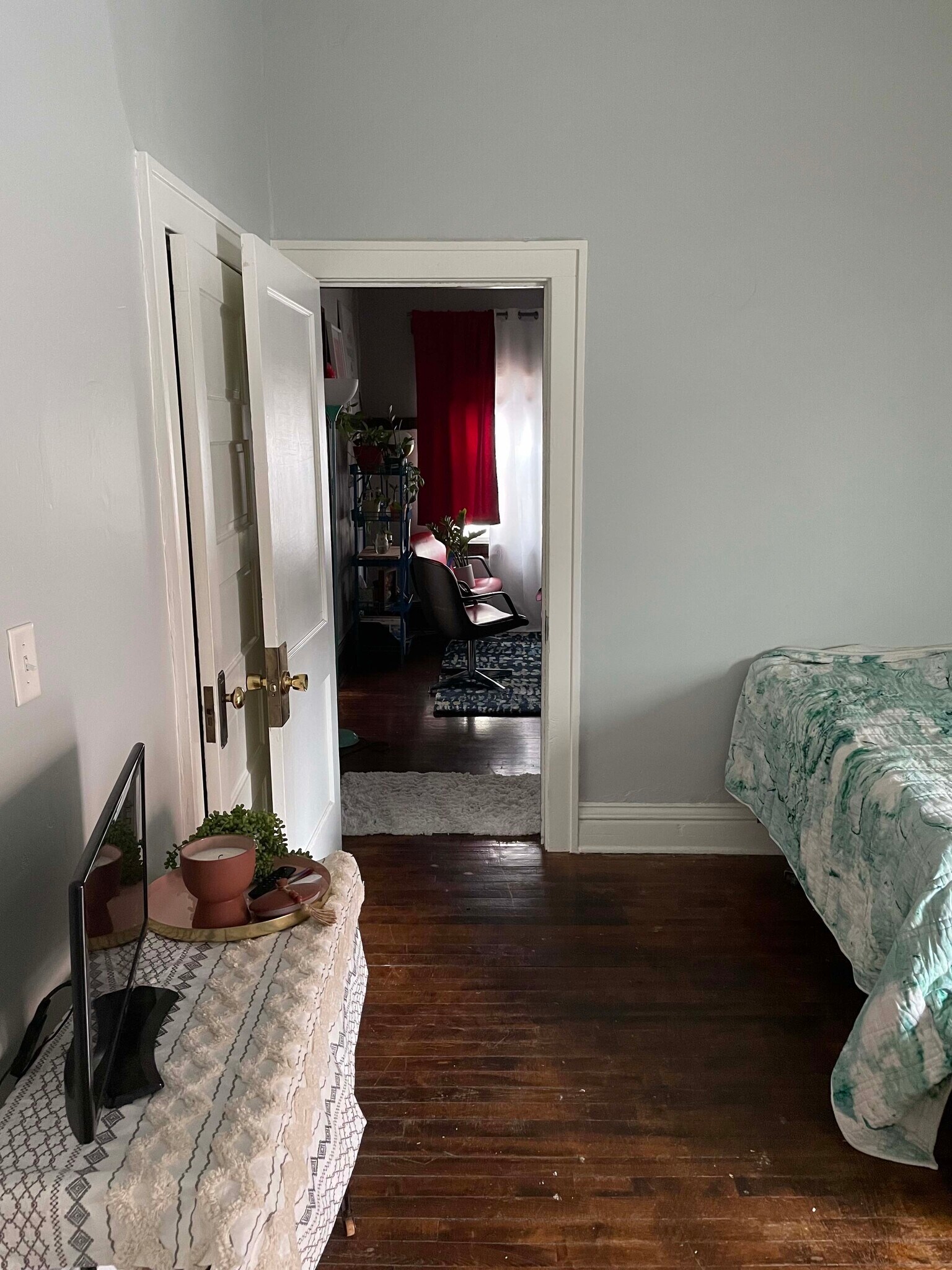 Large Bed - 917 East 19th Street